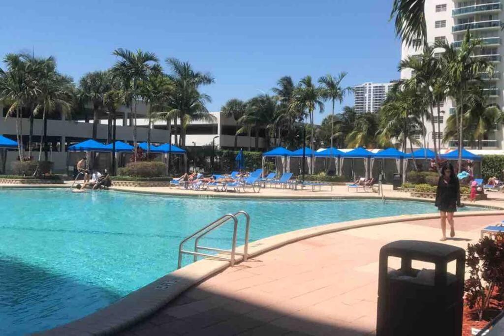 Miami Beach Collins Ave Apartments Free Parking Санні-Айлс-Біч Екстер'єр фото